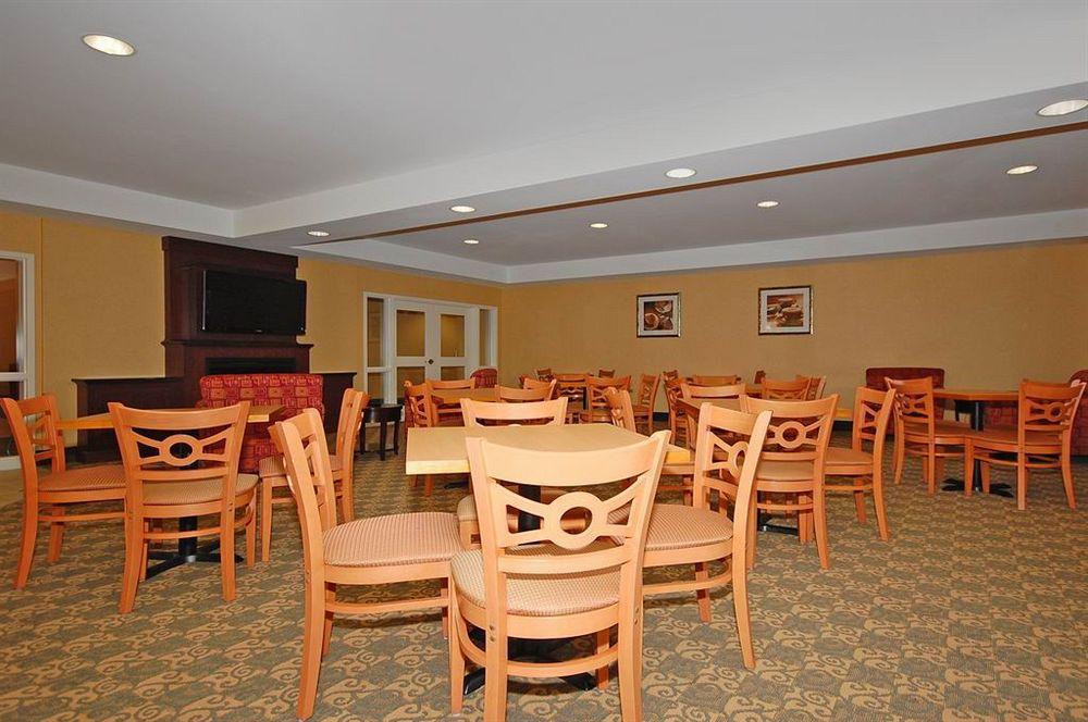 University Inn Vestal Экстерьер фото