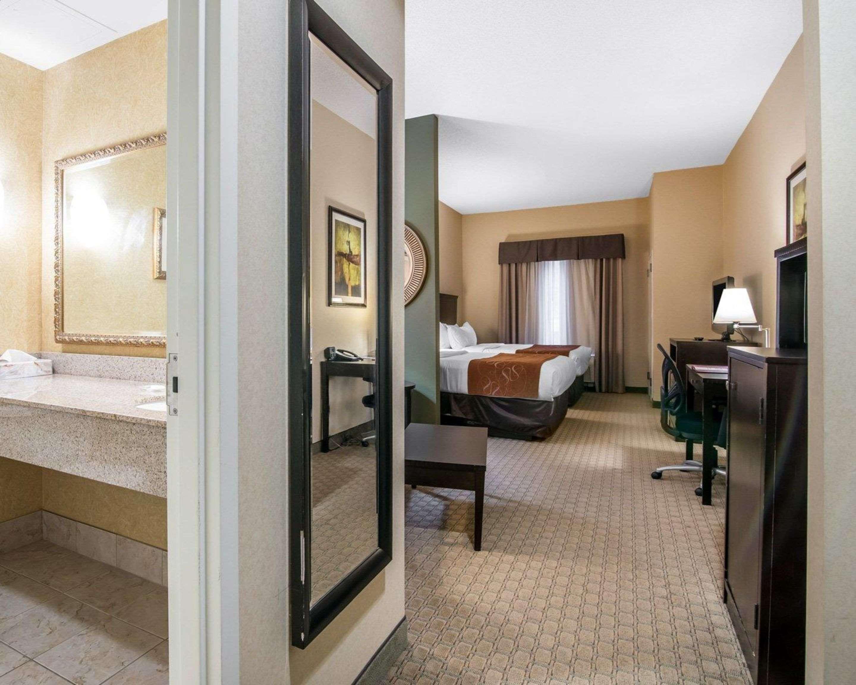 University Inn Vestal Экстерьер фото