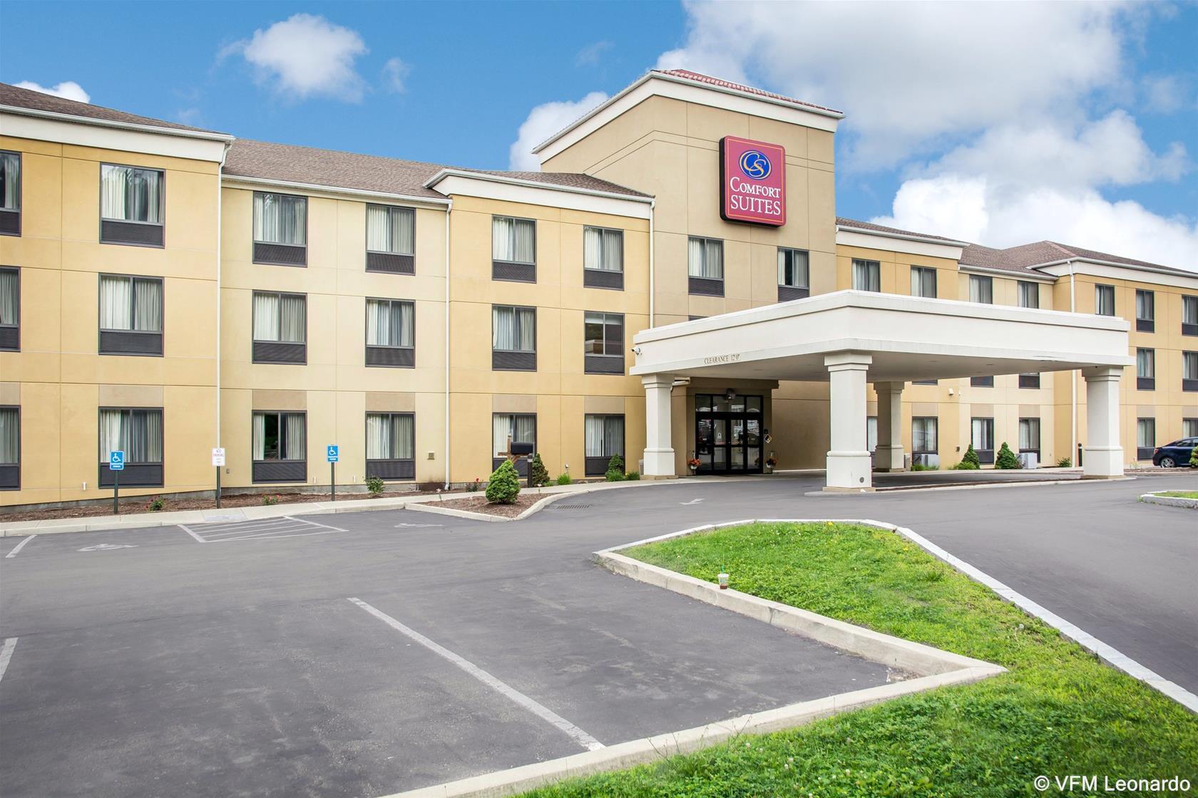 University Inn Vestal Экстерьер фото