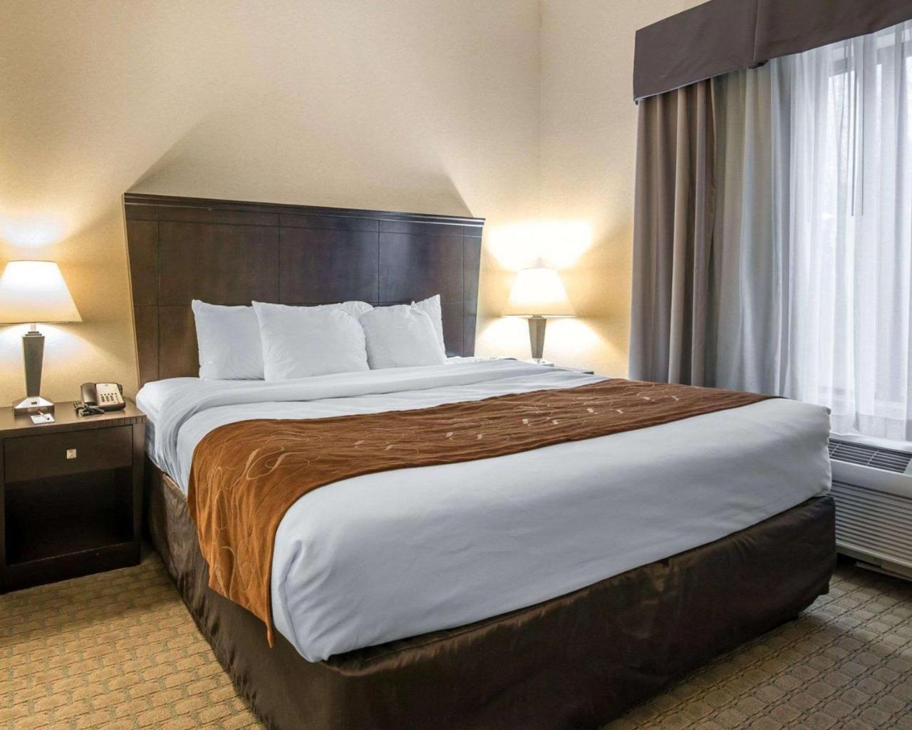 University Inn Vestal Экстерьер фото