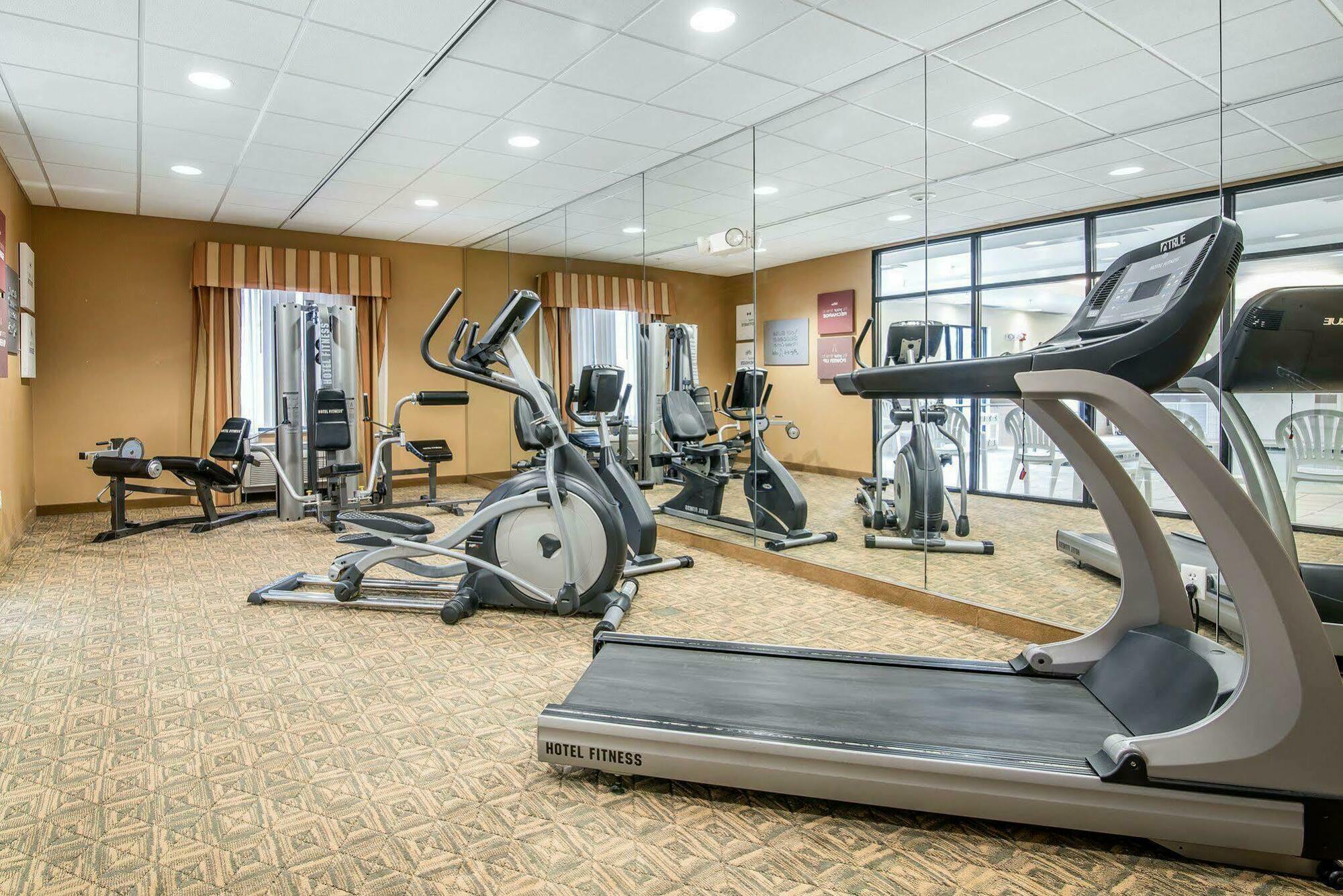 University Inn Vestal Экстерьер фото