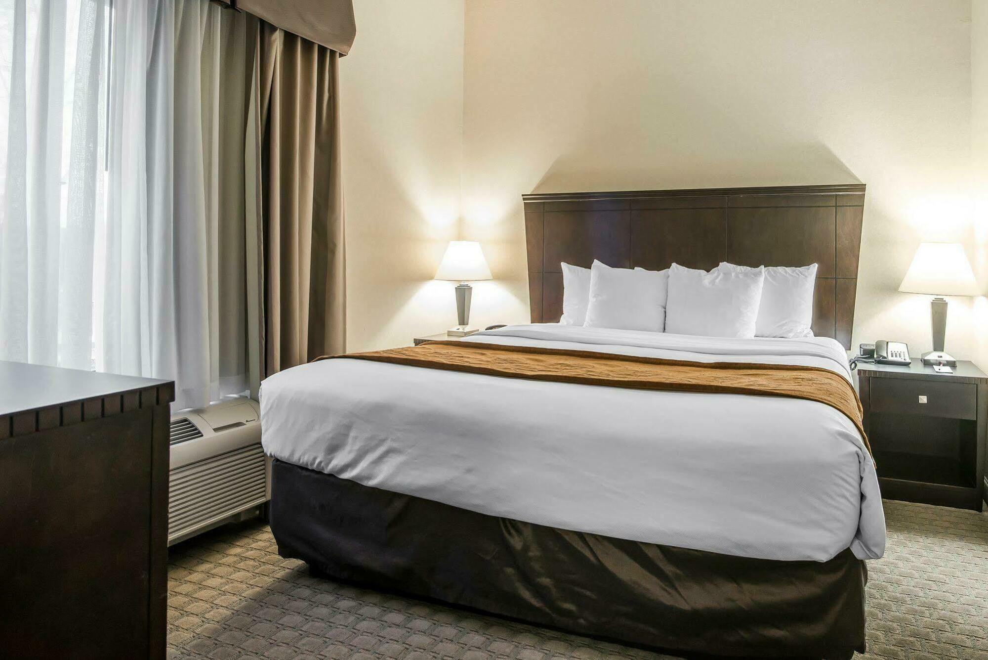 University Inn Vestal Экстерьер фото