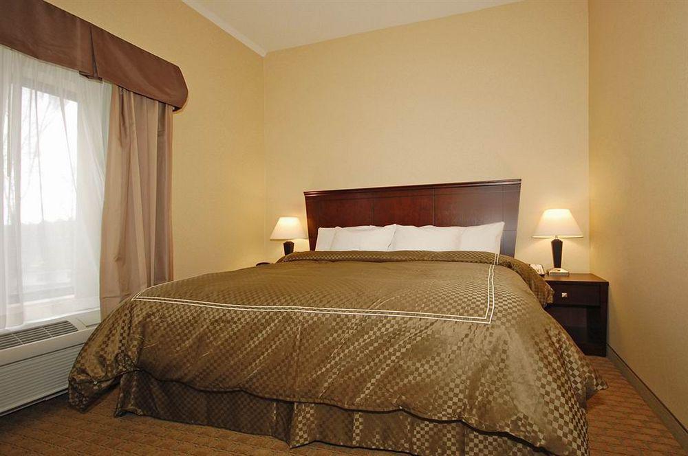 University Inn Vestal Экстерьер фото
