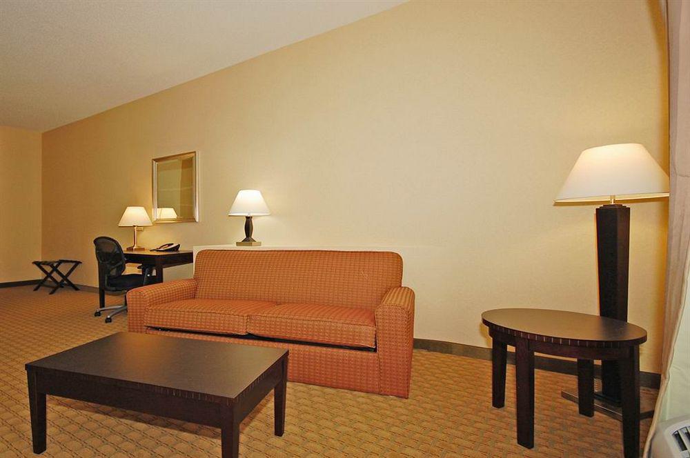 University Inn Vestal Экстерьер фото
